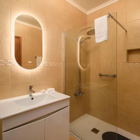 Azores Terrakota * ポンタ・デルガダ